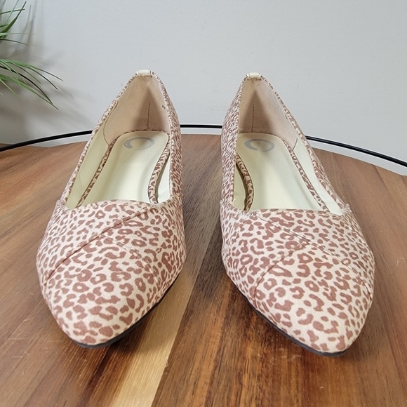 Journey Mini Leopard Print Pointed Toe Heeled Loafers Size 6 - Picture 11 of 17